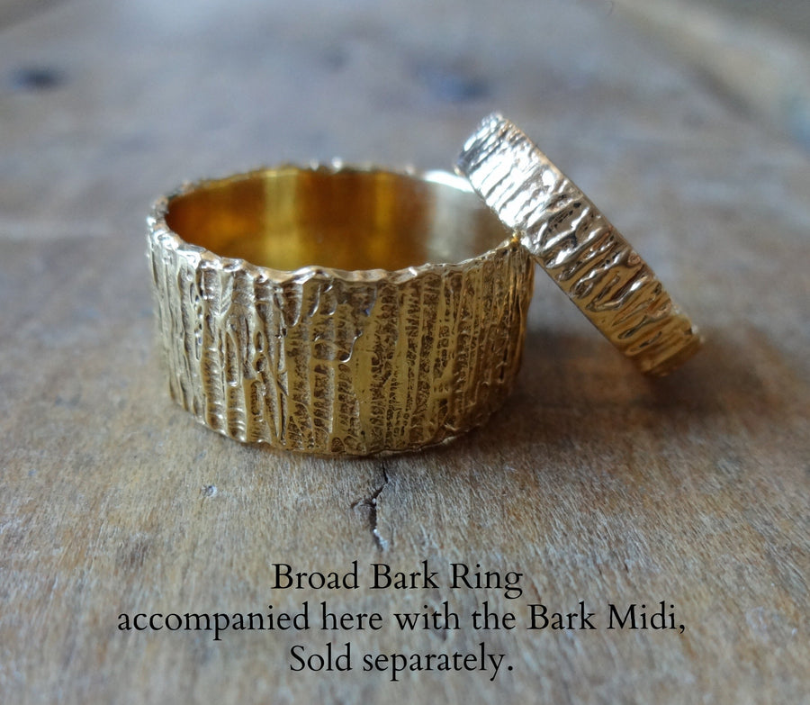 Bold unique bark textured wedding band, Contemporary ring Unisex wedding band, Bark Ring TERNYC texture NYC designer jewelry mens rings bold rings TERMEN 18kt gold stacker rings, matching midi ring handmade in NYC recycled metals by model jayne moore designer writer jayne moore   